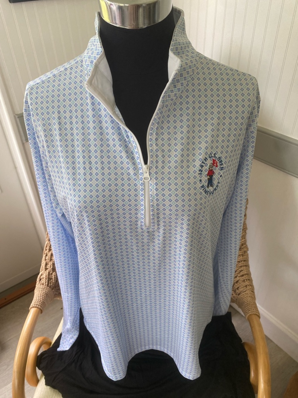 Straight Down Quarter-Zip. Pinehurst Crest/Logo. Sz XL. Excellent Condition